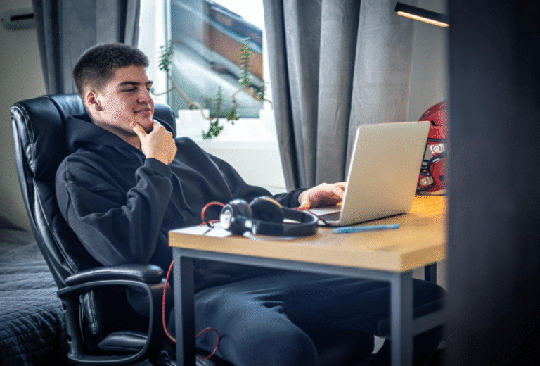Best Recliner Gaming Chairs for PC Gamers in Singapore